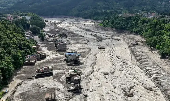 Avalanche de lama causa pânico no Tibete e Nepal