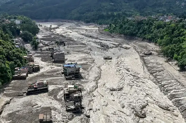 Avalanche de lama causa pânico no Tibete e Nepal