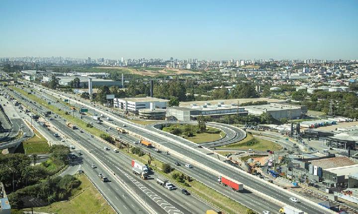 Barueri é líder entre grandes cidades em indicadores digitais e se destaca em renda e emprego