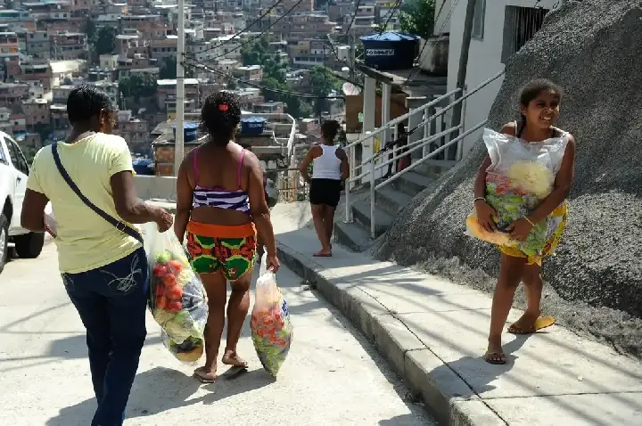 Brasil completa 1 ano fora do Mapa da Fome, mas desafios persistem