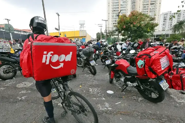 Brasil tem 2 milhões de pessoas que trabalham por meio de aplicativos