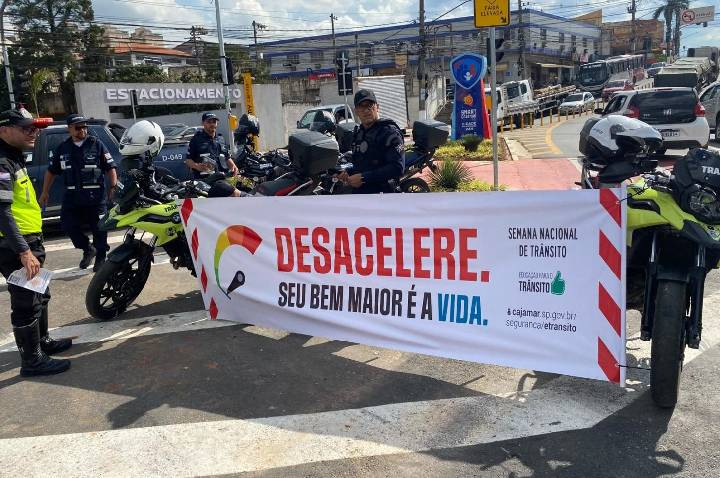 Cajamar encerra Semana Nacional de Trânsito com ação educativa voltada a motociclistas, motoristas e pedestres