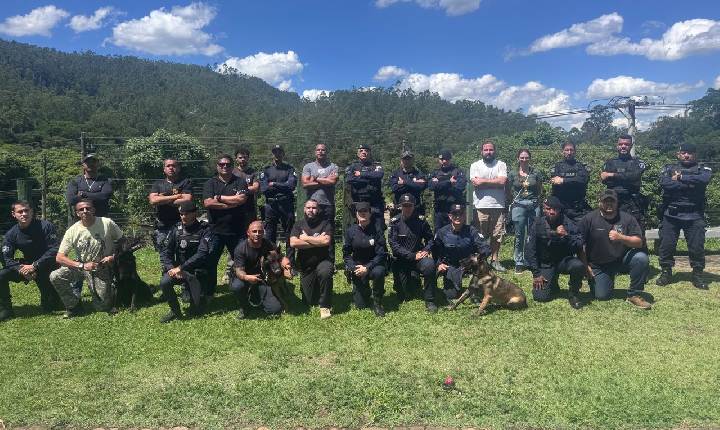 Cajamar recebe curso de operações com cães policiais com participação de forças de segurança da região