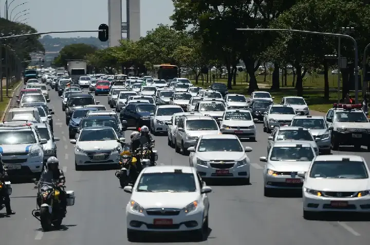 Crédito para carros de aplicativo tem teto elevado para R$ 200 mil