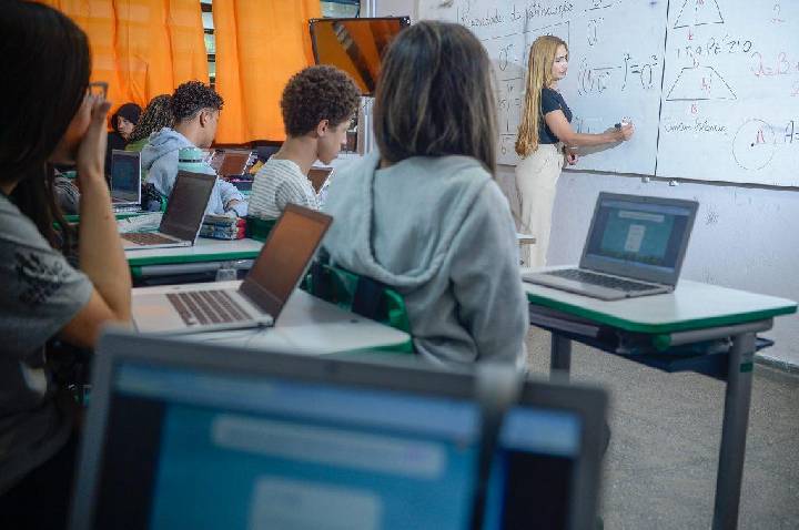 Governo de São Paulo abre cadastro para profissionais interessados em dar aula na rede estadual no ABC