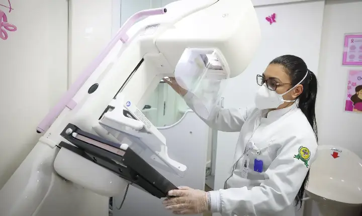 Outubro Rosa: carretas de prevenção ao câncer de mama passam por 15 cidades de SP