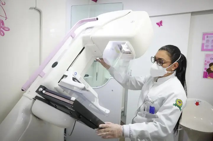 Outubro Rosa: carretas de prevenção ao câncer de mama passam por 15 cidades de SP