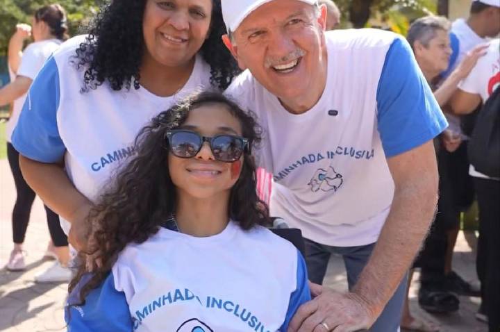 Prefeito de Barueri Beto Piteri participou da Caminhada Inclusiva no Parque Municipal Dom José