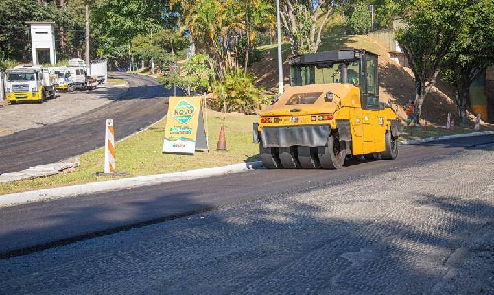 Prefeitura avança com recapeamento no Centro de Barueri