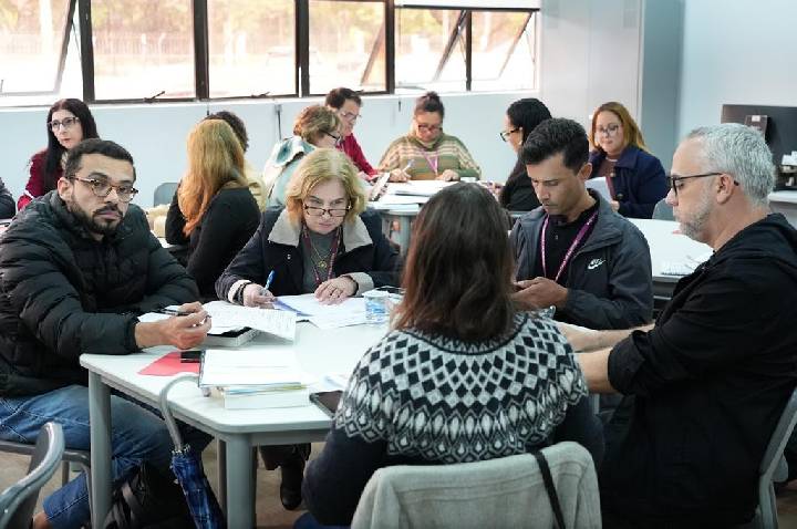 Prefeitura inaugura novas salas para promover a formação dos servidores da educação