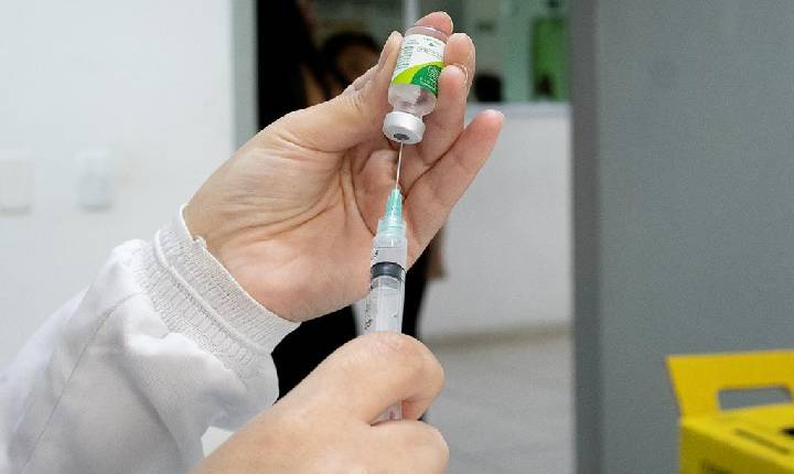 Saúde e Educação se unem em ação de imunização nas escolas municipais de Barueri