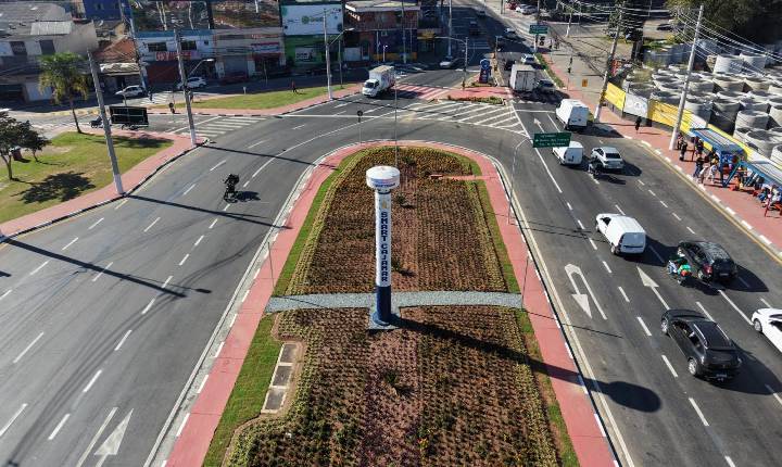 Smart Cajamar amplia monitoramento inteligente com totens de segurança em diferentes pontos da cidade