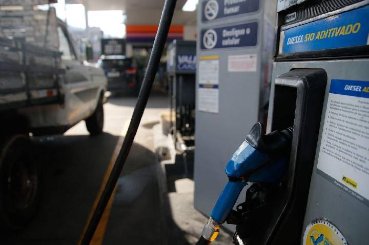 Subsídios à gasolina e ao diesel são ampliados após alta do petróleo