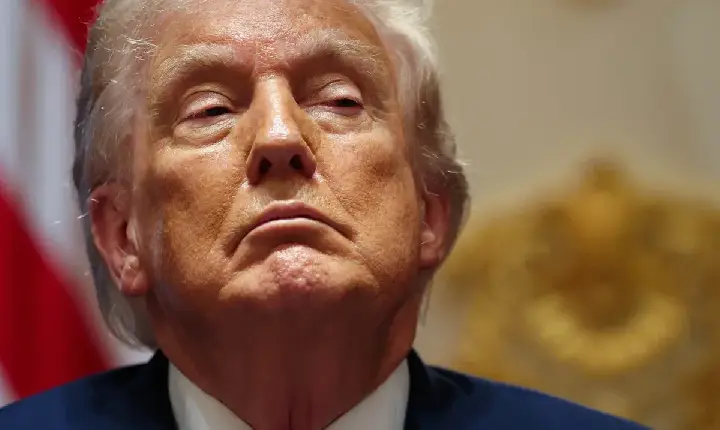 Trump anuncia taxa de 100% para genéricos importados a partir de 2028