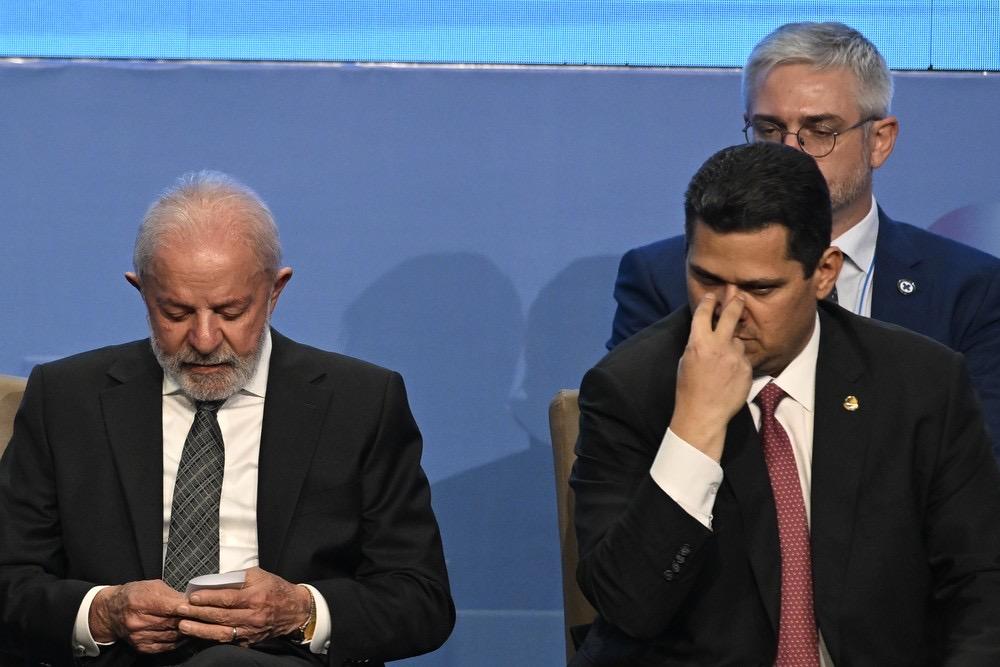 Em meio à crise com Lula, União Brasil pressiona pelos Correios e Banco do Brasil