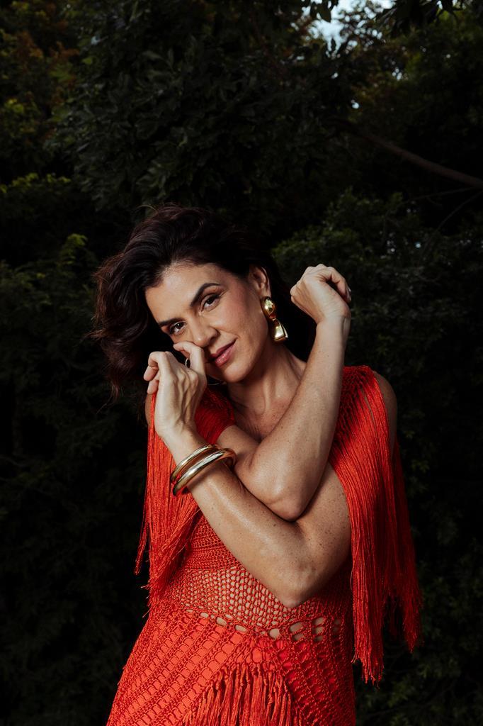 Mariana Aydar encerra o Arraiá Barueri 2025 com muito forró na noite de São João