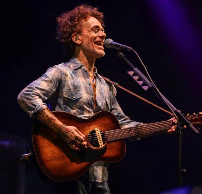 Nando Reis faz estreia no Arraiá Barueri na segunda-feira (23)