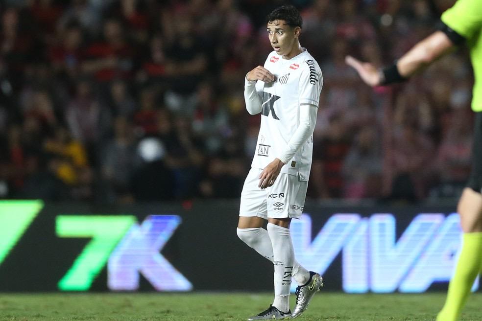 Decisivo, Gabriel Bontempo embala sequência e ganha elogios no Santos: 