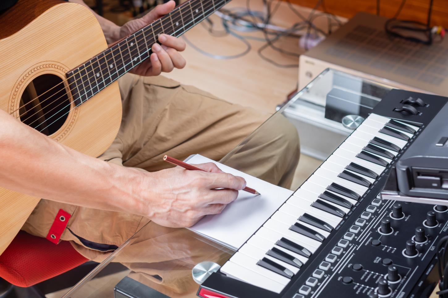 Inscrições abertas para cursos gratuitos de Teclado, Desenho e Violão em Jandira
