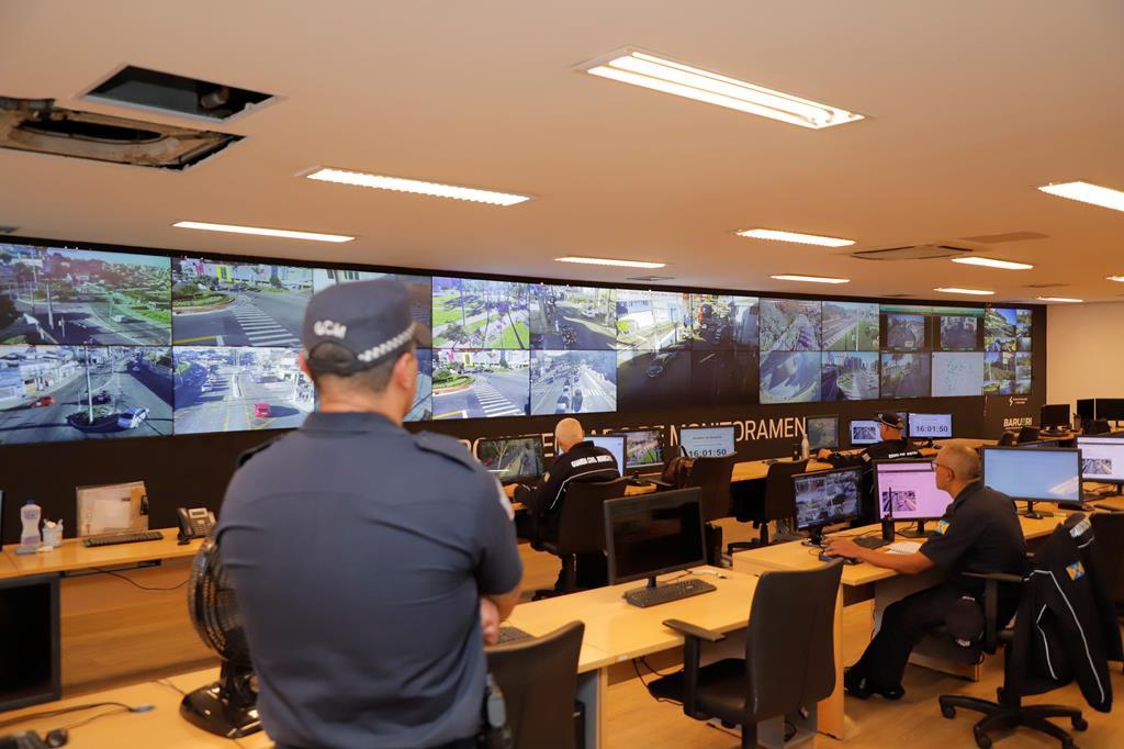 Barueri se destaca como referência nacional em segurança pública com tecnologia, ação integrada e reconhecimento internacional