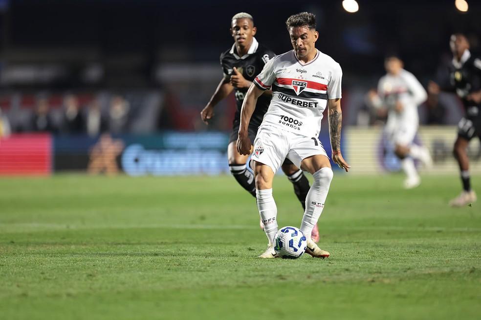 Enzo Díaz e Wendell deixam jogo do São Paulo com problemas médicos e preocupam para Libertadores