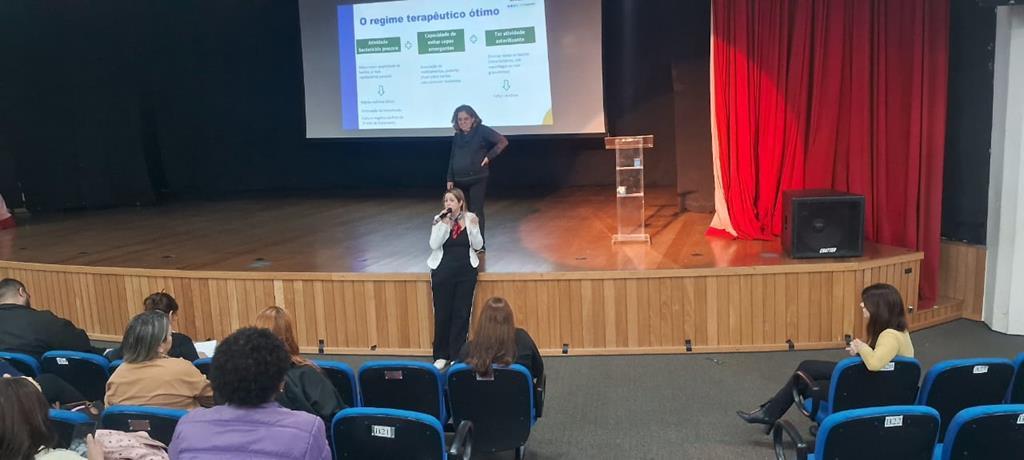 Especialistas em tuberculose capacitam profissionais de saúde de Barueri