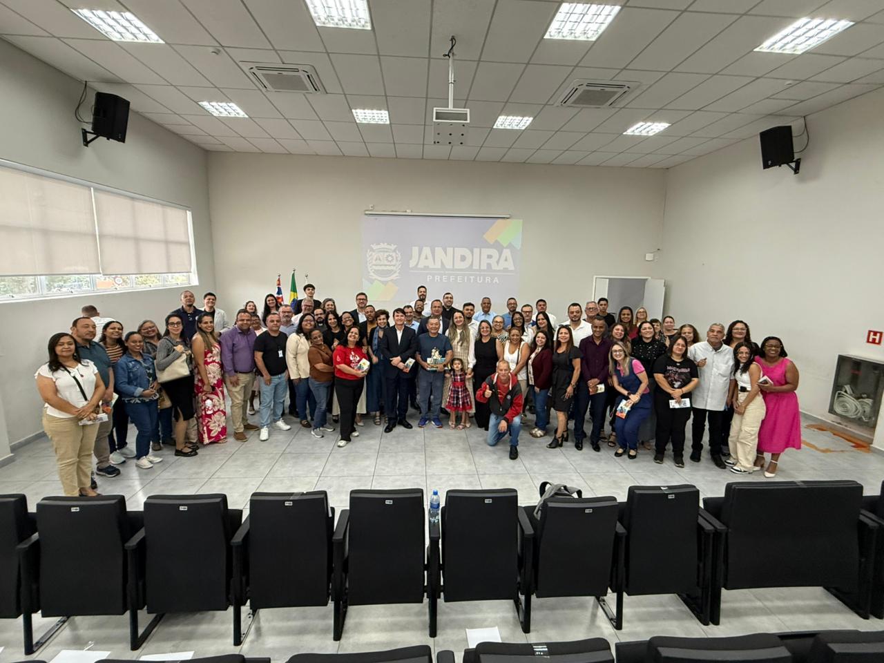 Jandira lança o Programa Famílias Fortes com foco na prevenção e fortalecimento dos vínculos familiares