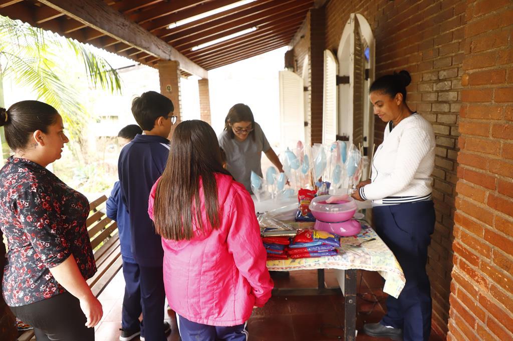 Residentes terapêuticos de Barueri promovem festa para crianças e fortalecem vínculos com a comunidade