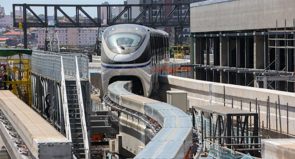 Trem da Linha 17-Ouro chega ao Aeroporto de Congonhas pela primeira vez