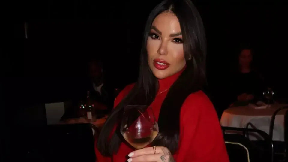 Influenciadora brasileira morre após queda do 27º andar em Dubai